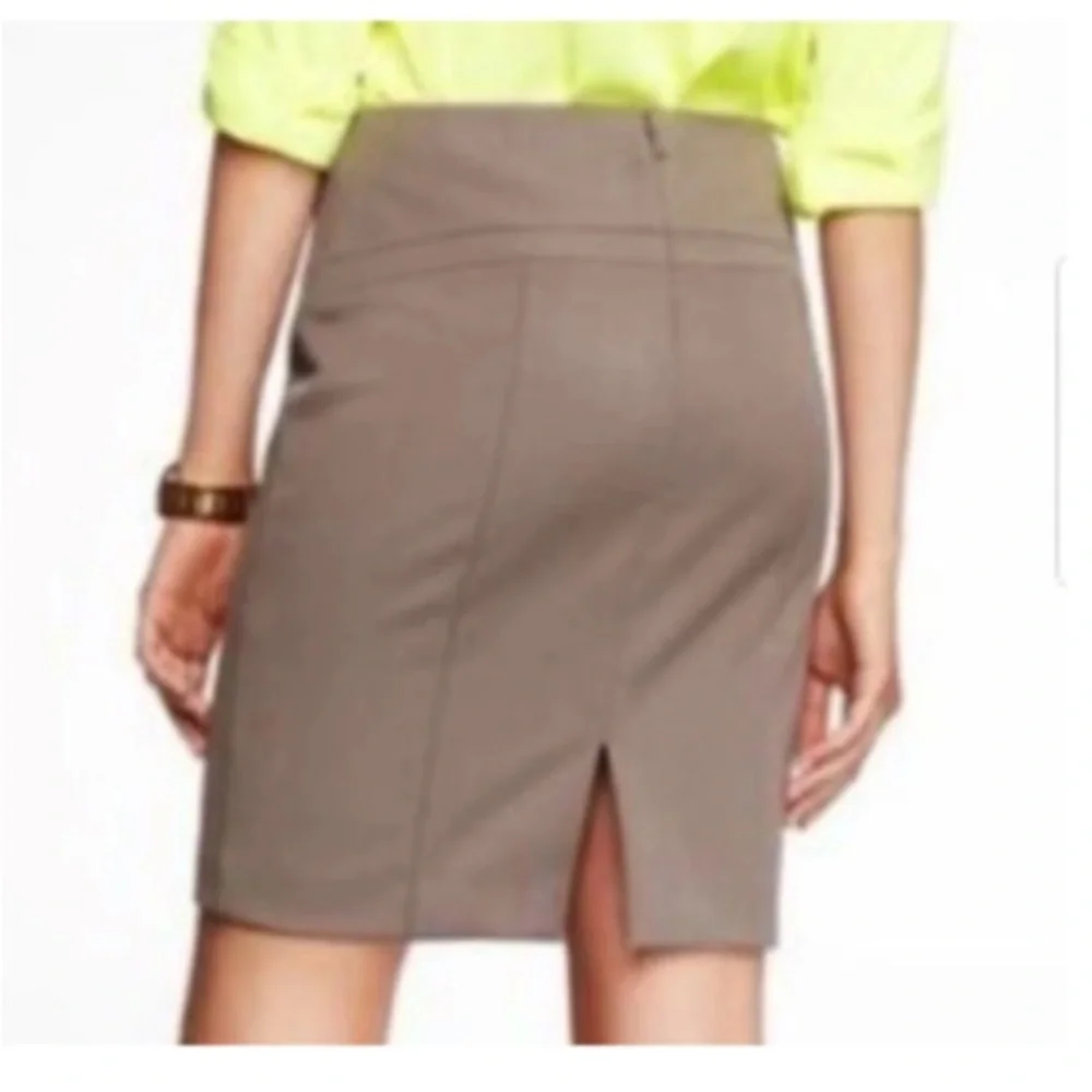 Express tan 2 pocket pencil skirt - Picture 2 of 16